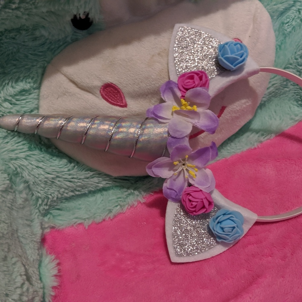 Silver / white unicorn accessories birthday party